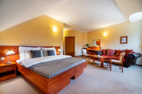 Гостиница Hotel U Vlašského Dvora  Кутна-Гора